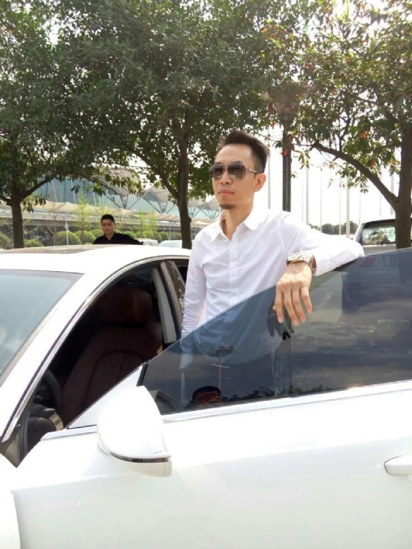 杨岳的第一张照片--广东中老年相亲网