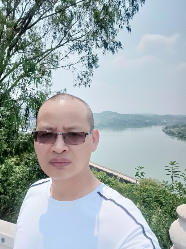 随缘随性的第一张照片--广东中老年相亲网