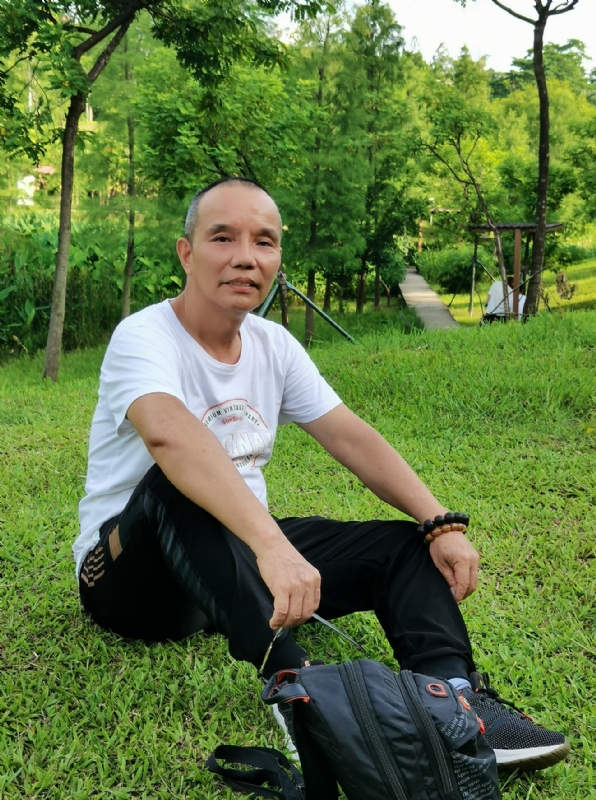 稳重大方的第二张照片--广东中老年相亲网