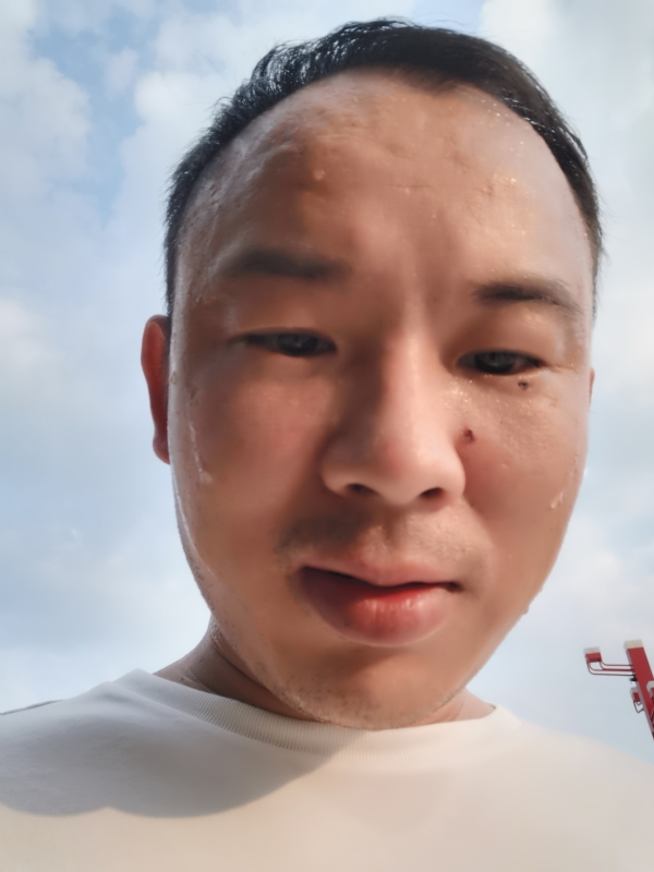 唐老鸭的第一张照片--广东中老年相亲网