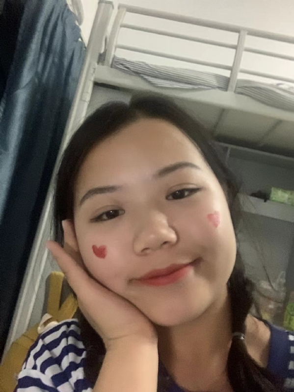 轻轻的一片云的第一张照片--广东中老年相亲网