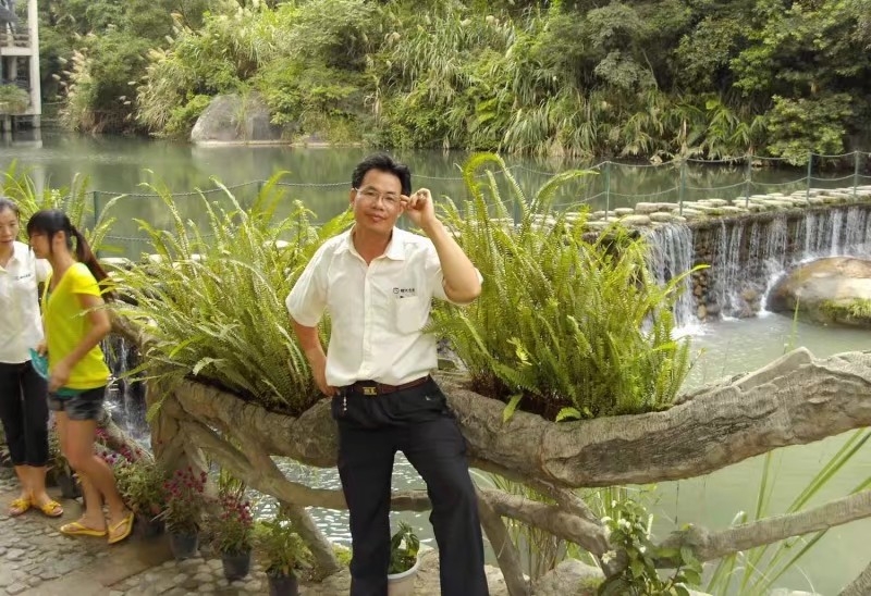 有高度才有格局的第三张照片--广东中老年相亲网