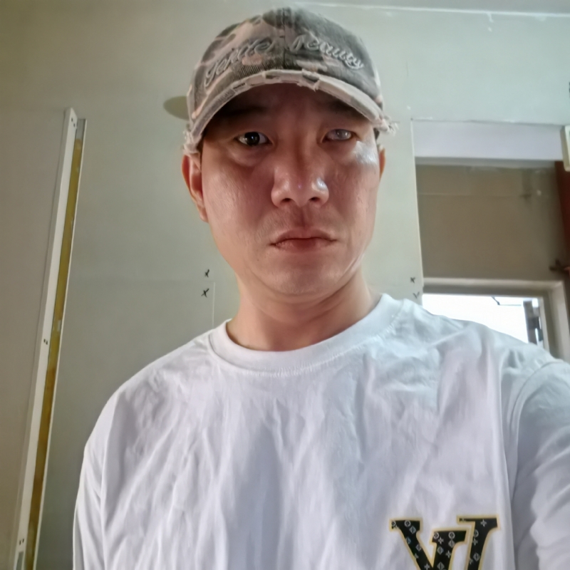 小心做人的第一张照片--广东中老年相亲网