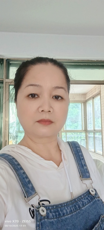 小巧玲珑的第一张照片--广东中老年相亲网